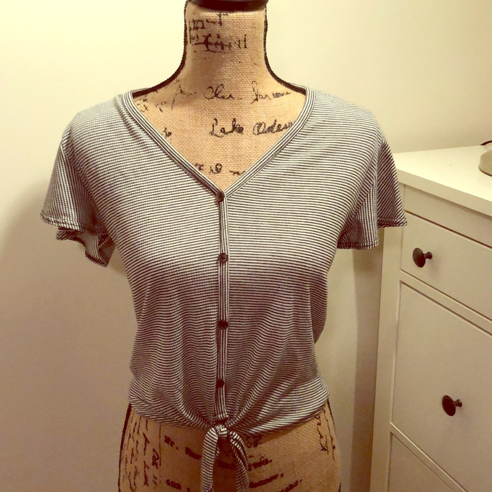 Striped knotted top